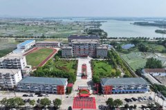 湖北航空技术学校校园全景